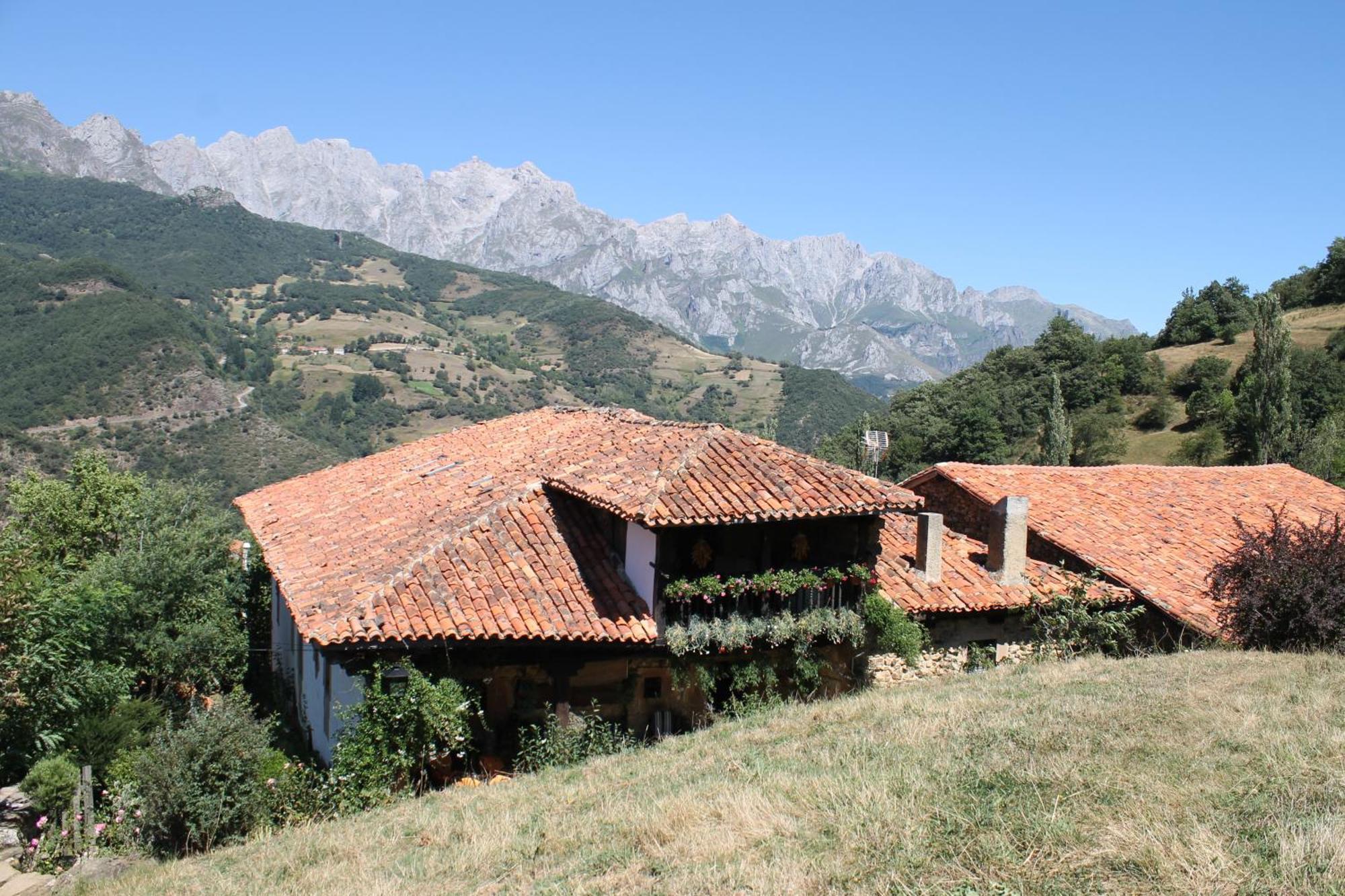Hostal Casona de Treviño Cosgaya Exterior foto