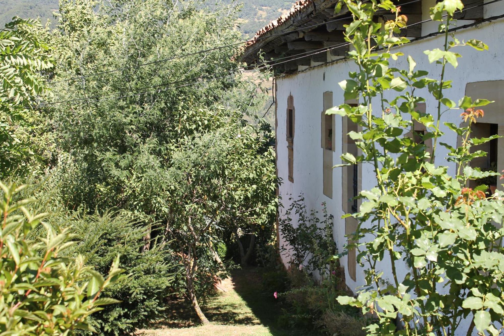 Hostal Casona de Treviño Cosgaya Exterior foto